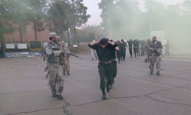 نمایش توانمندی یگان‌ رزمی آموزشگاه ۰۱ نزاجا در مواجهه با داعش+ تصاویر
