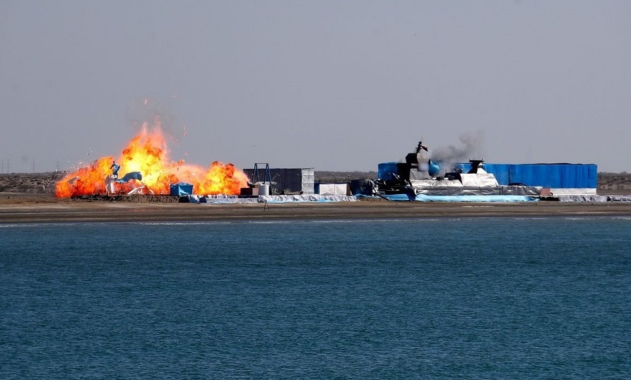 حملات دقیق پهپادی نیروی دریایی ارتش از دریا به سمت اهداف ساحلی