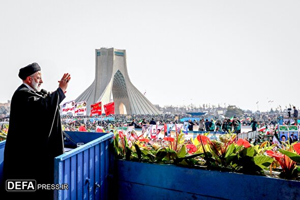 تصاویر/ سخنرانی رئیس‌جمهور در راهپیمایی ۲۲ بهمن ۱۴۰۲