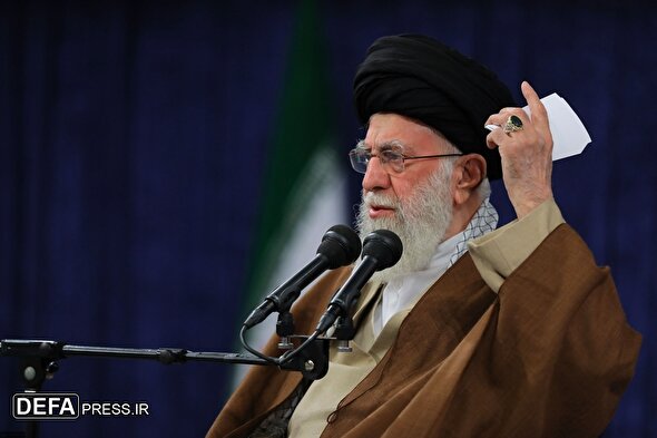 تصاویر/ دیدار هزاران نفر از مردم قم با رهبر معظم انقلاب اسلامی