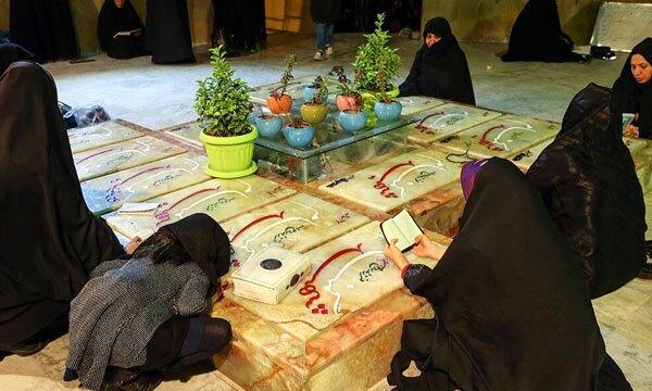 برگزاری مراسم احیاء شب‌های قدر در جوار یادمان‌های شهدای گمنام استان تهران