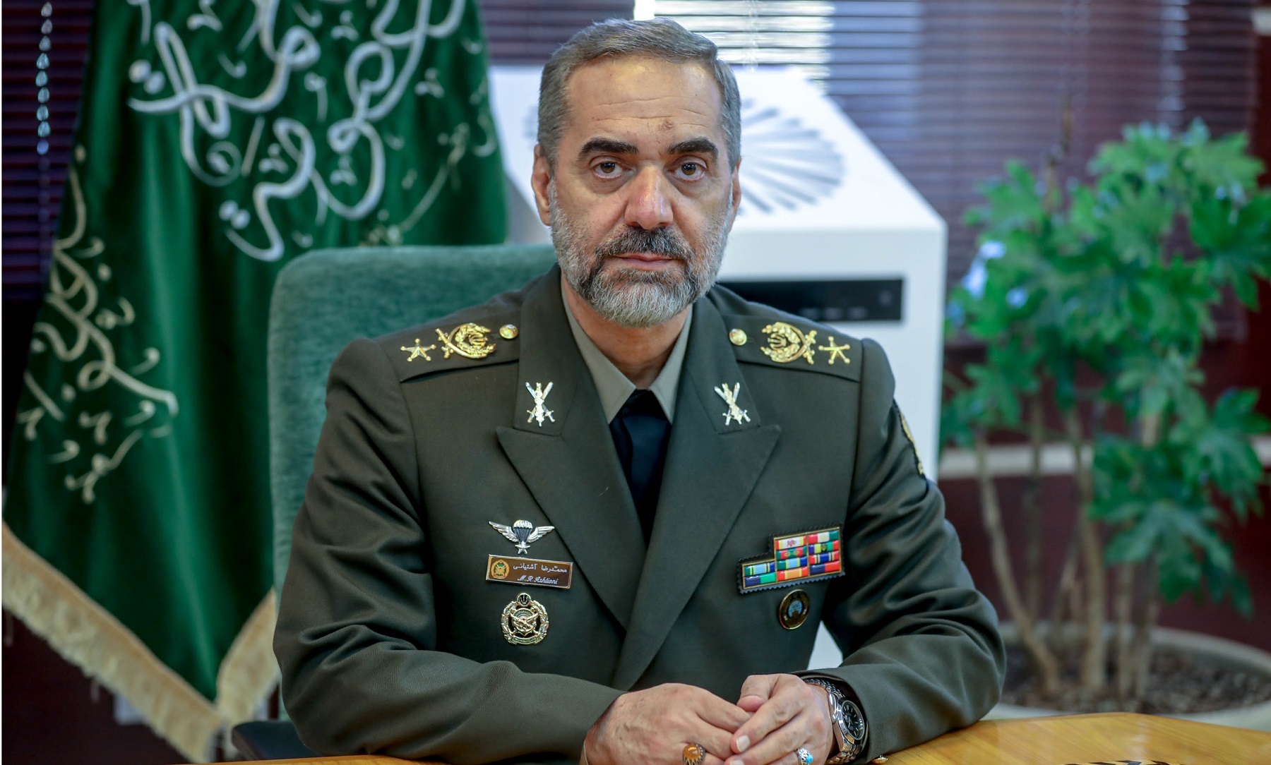 پیام وزیر دفاع به مناسبت روز ارتش و حماسه‌آفرینی‌های نیروی زمینی