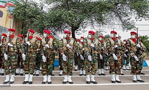 مراسم رژه نیرو‌های مسلح در اهواز برگزار شد