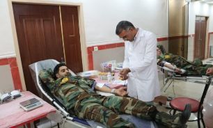 نیروهای ارتش کرمان به بیماران نیازمند خون اهدا کردند
