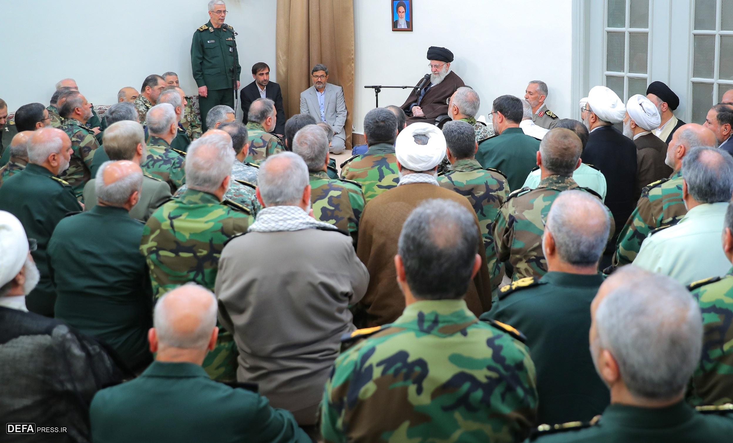 دیدار جمعی از فرماندهان نیرو‌های مسلح با امام خامنه‌ای
